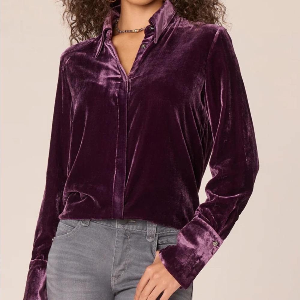 Democracy Long French Cuff Sleeve Button Down Velvet Shirt.  NWT.
